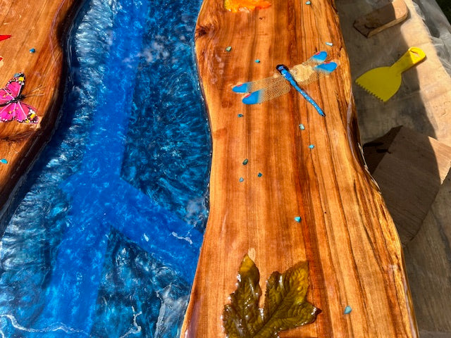 Dragonfly autumn leave coffee river table